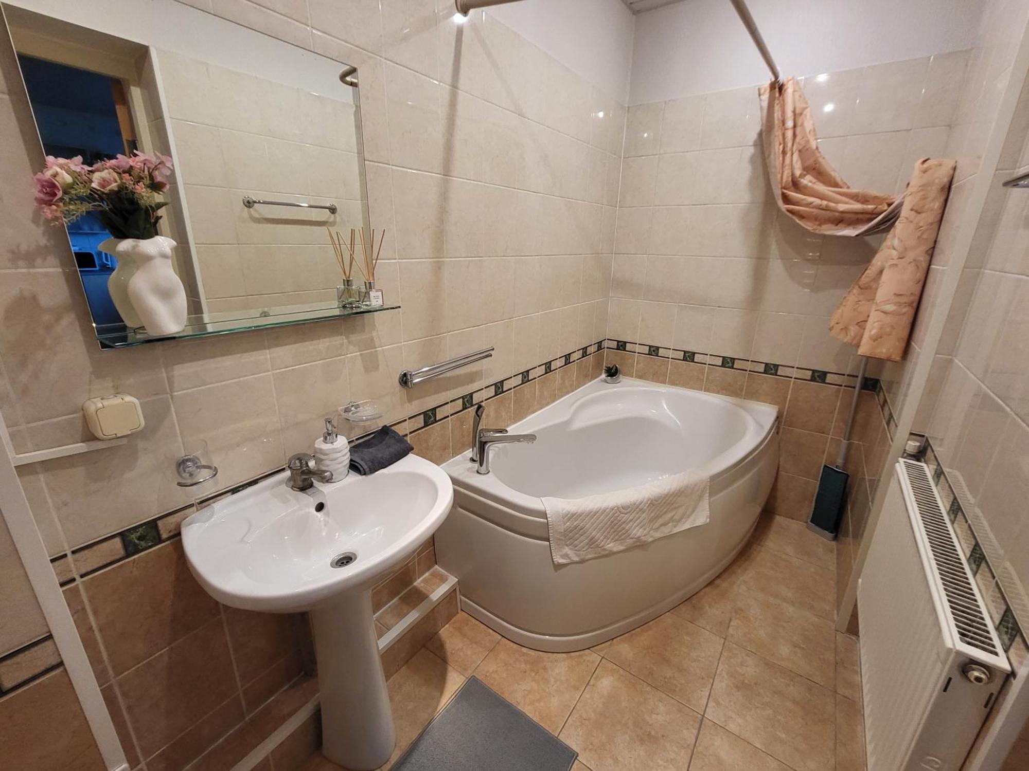 Cozy, Spacious Gertruda Self Chek In 20 Min To Old With Car 5 Min Appartement Riga